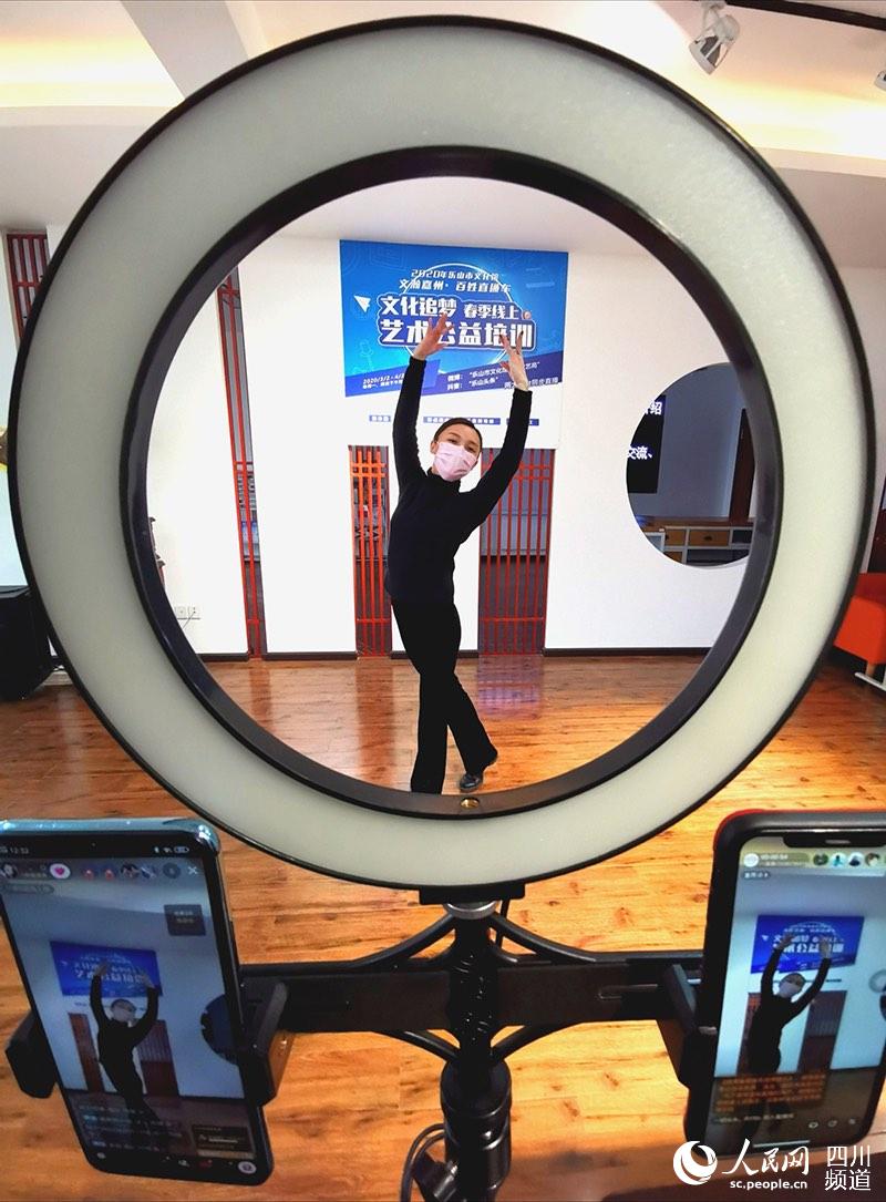 2020227ɽĻ^ˇͨ^ֱh| z