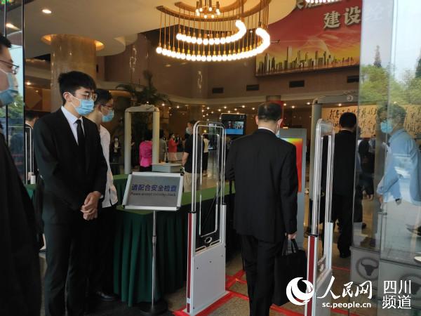 MǰίTڰzܼͨt⾀y؃xwؙzyz