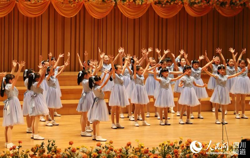 ĽСʹߡϳչʾ_ĻʽֹD