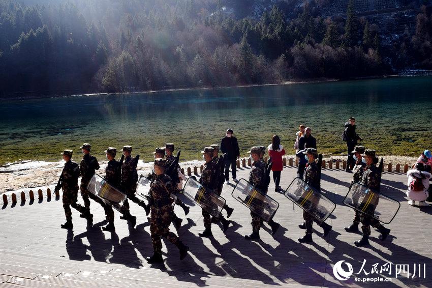 侯֧꠹ٱھկϾ^Ĕz