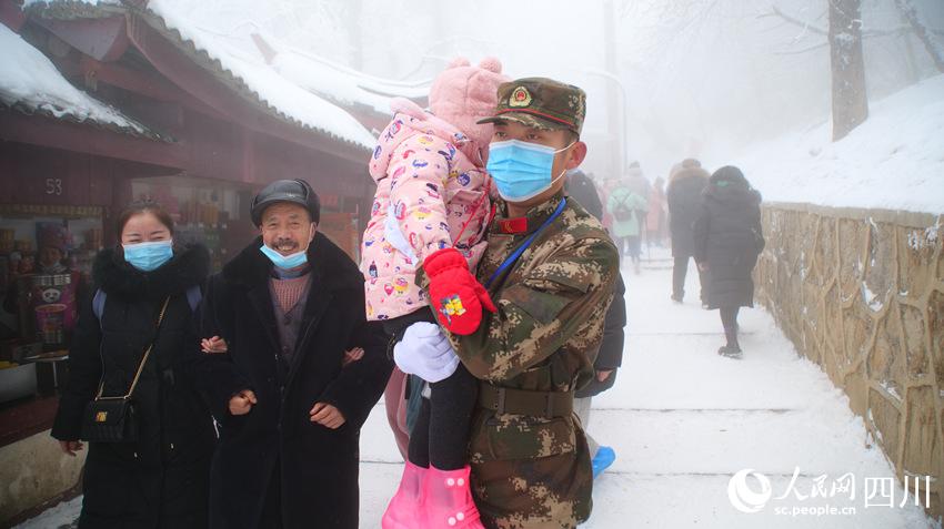 侯ɽ֧꠹ٱڶüɽͯɽ΂z