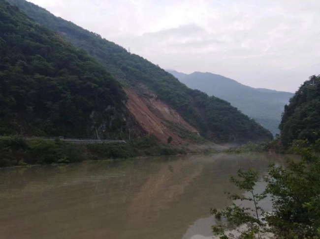 堰塞湖。四川省水文中心供圖