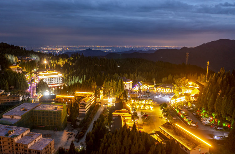 燈光秀。什邡市融媒體中心供圖