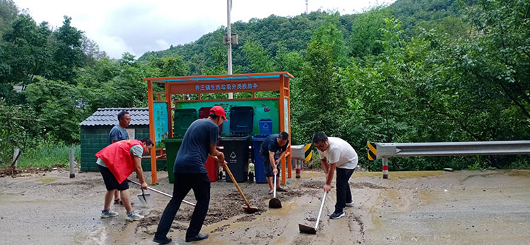 清除淤泥。清楚縣融媒體中心供圖