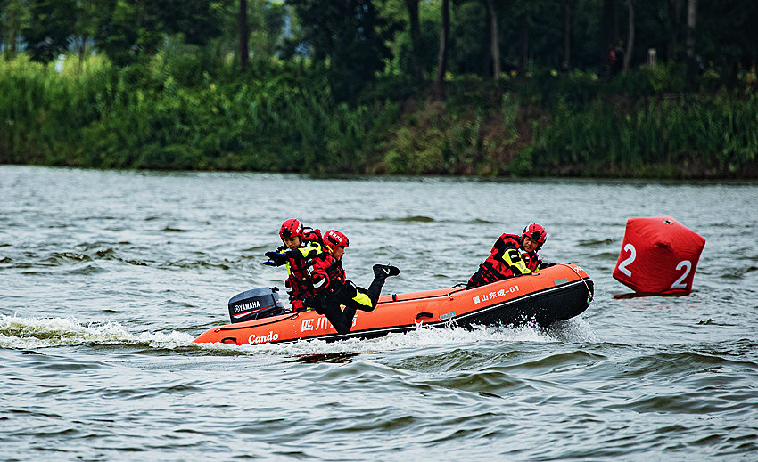 四川眉山防汛救災實戰演練。四川省眉山市消防救援支隊供圖