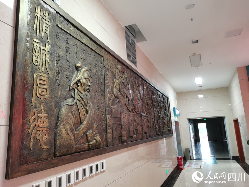 長寧縣中醫醫院內部裝飾。人民網 劉海天攝