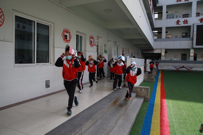 甘孜州康定市實驗小學參與地震預警演練。四川省地震局供圖