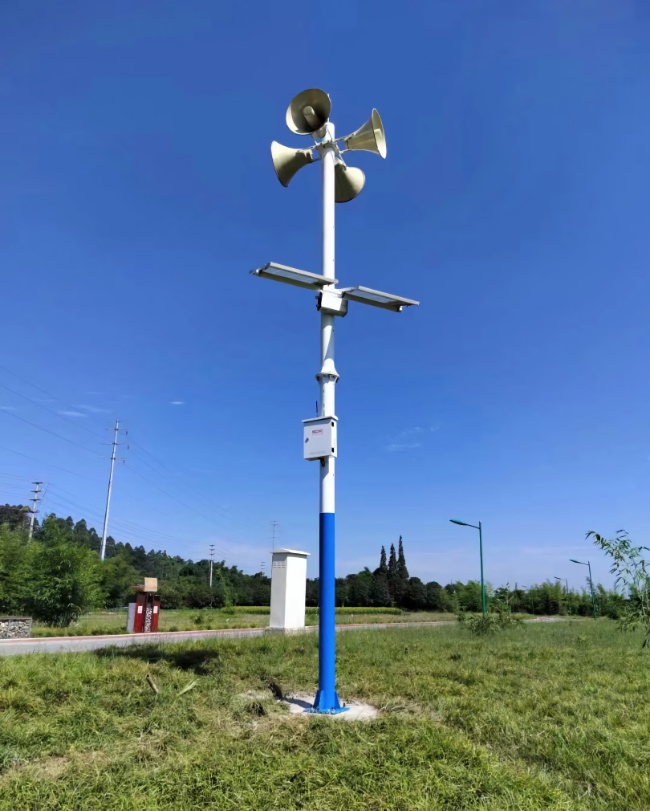 農村太陽能“共享.應急廣播地震預警終端系統”。四川省地震局供圖