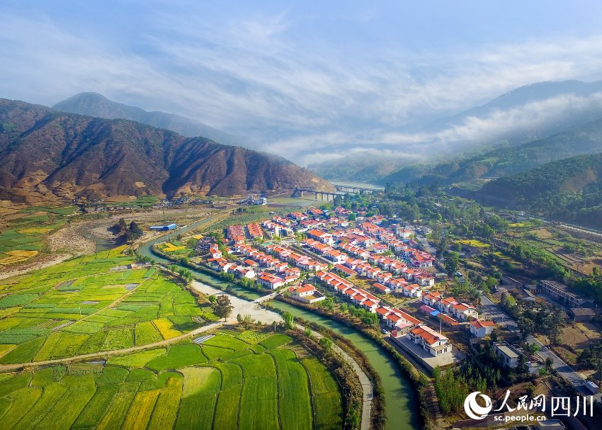 冕寧縣漫水灣鎮彝族新村。葉昌云攝