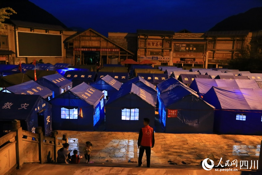 臨時安置點。人民網 朱虹攝