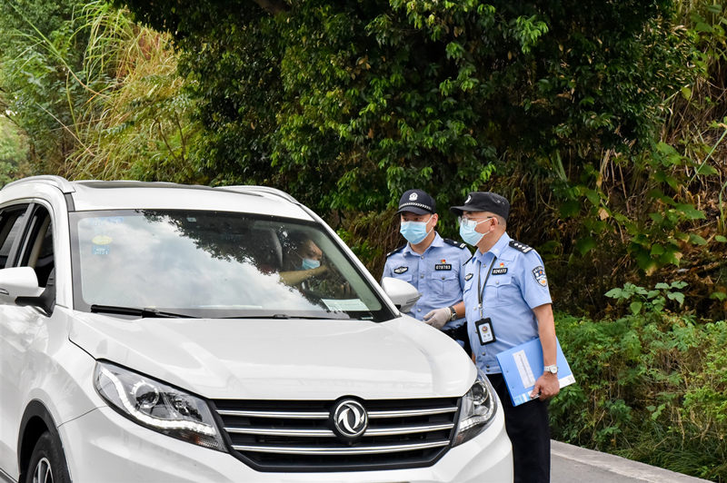 執勤中。瀘州江陽公安供圖