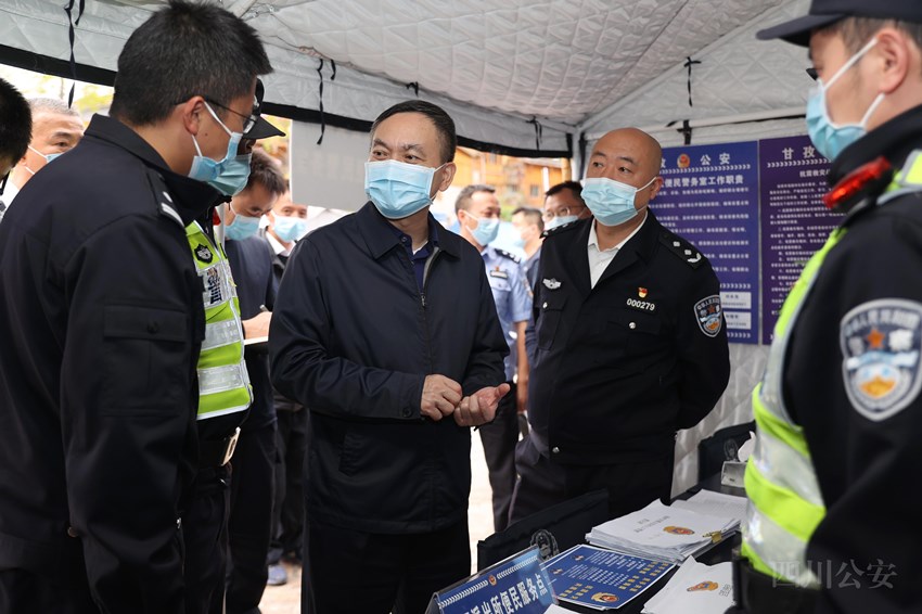 四川省公安廳工作組到甘孜、雅安檢查指導工作。四川省公安廳供圖
