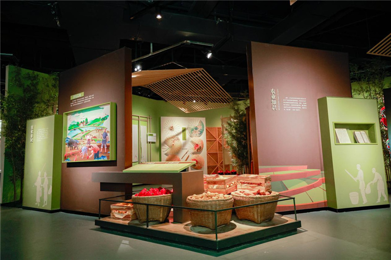 天府農耕文明主題展上展示的部分農產品模型。