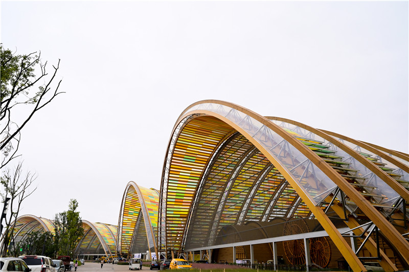 中國天府農博園內，建筑稻浪如同層巒疊嶂的遠山。新津區委宣傳部供圖