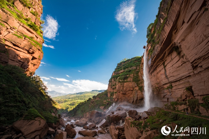 會東位于攀西國際陽光康養旅游目的地核心區域，圖為可河飆水巖。李益民攝