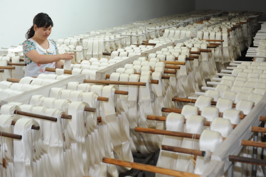 寧南蠶絲產品遠銷國內外，是國際多家頂級品牌的原料供應基地。寧南縣委宣傳部供圖