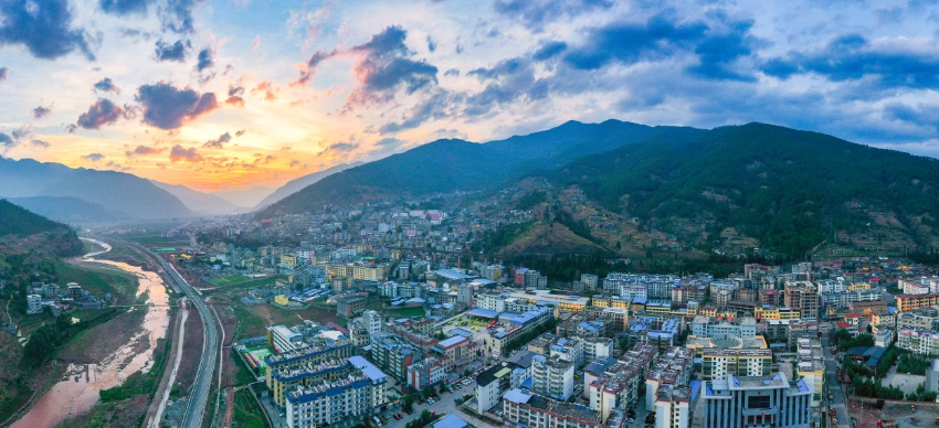 喜德縣城一角。喜德縣委宣傳部供圖