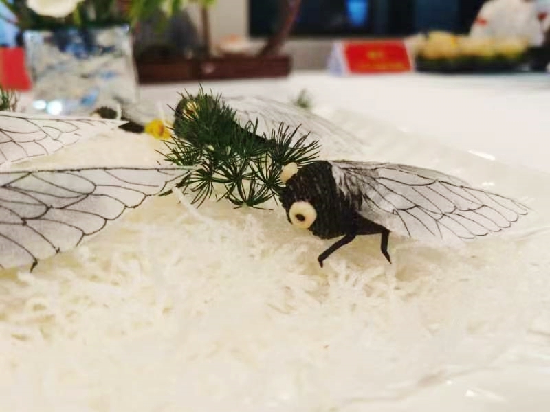 獲獎菜品天冬知了酥。東興區融媒體中心供圖