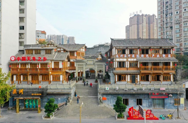 航拍東興區中醫藥特色產業街區。東興區融媒體中心供圖