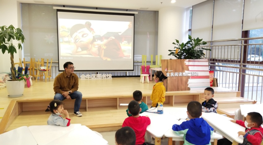 金牛區圖書館志愿者王銳佳。金牛區圖書館供圖