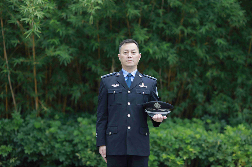 資陽市公安局雁江區分局治安管理大隊副大隊長、一級警督王科力。資陽市公安局雁江區分局供圖