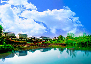 武勝縣高洞村：圍繞“體驗紅巖文化，感受詩畫田園”主題，建設鄉村綠道，串聯文化院子、綠色園子、生態池子、景觀林子、游樂壩子“五種產品”。