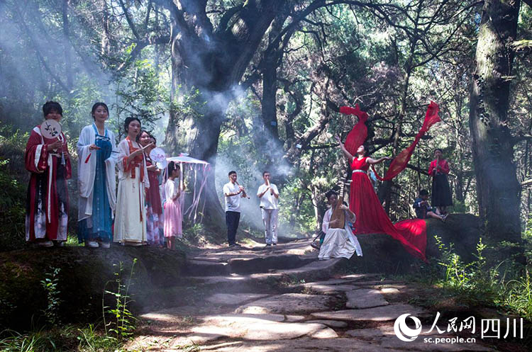 文化文藝進景區。李自公攝