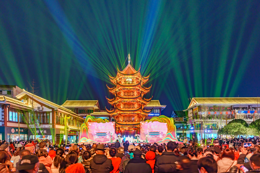 成都市溫江區舉行“兩河一心”文廟國潮文化街區亮燈儀式。溫江區委宣傳部供圖