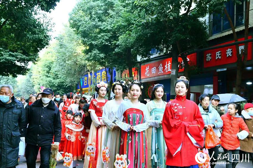 漢服巡街。江悅攝