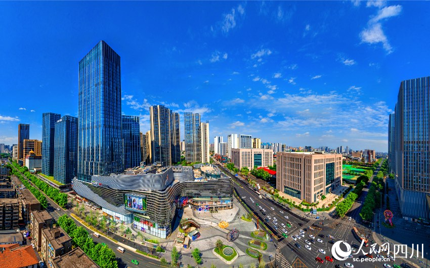 成都市金牛區龍湖上城天街TOD。鄧顯杰攝