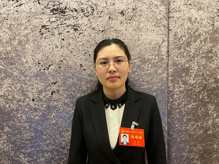 成都市人大代表樊玲。人民網  王波攝