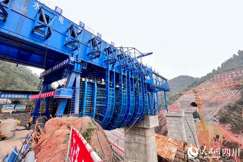 瓦房頭渡槽。人民網 朱虹攝