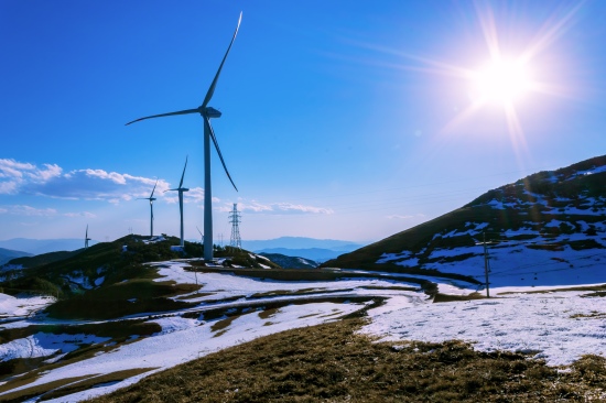 會動拉馬風電場。四川能投供圖
