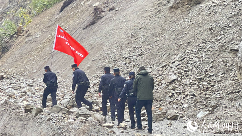 巡邏過程中。侯杰攝