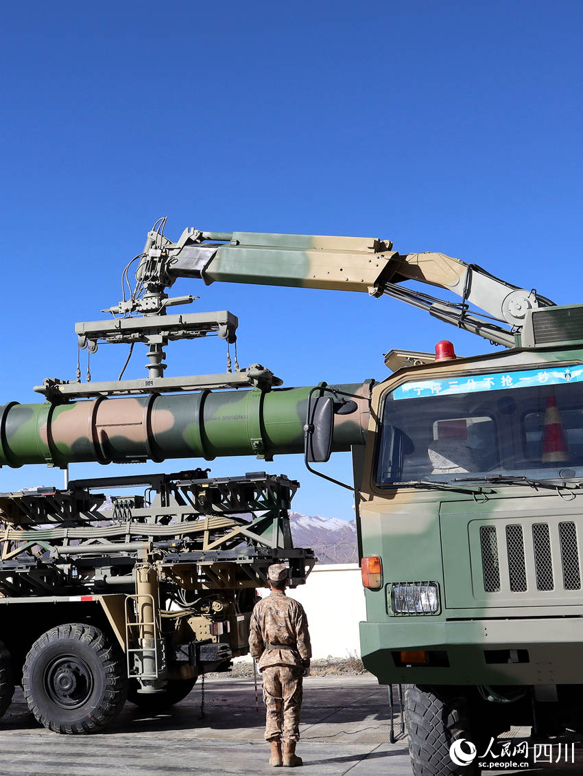 地導某部開展一專多能訓練。王瀟攝