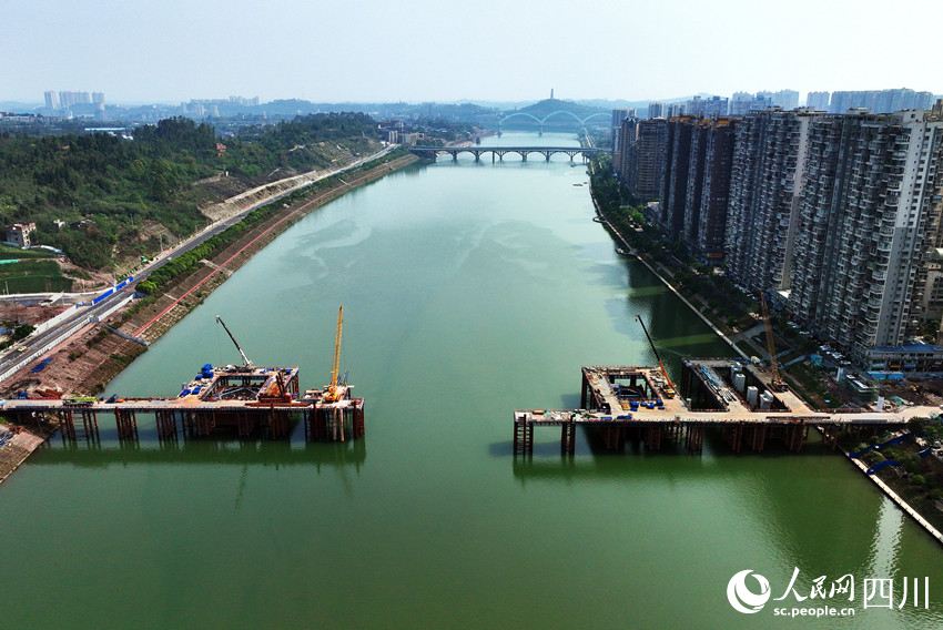 大橋施工現場。王斌攝