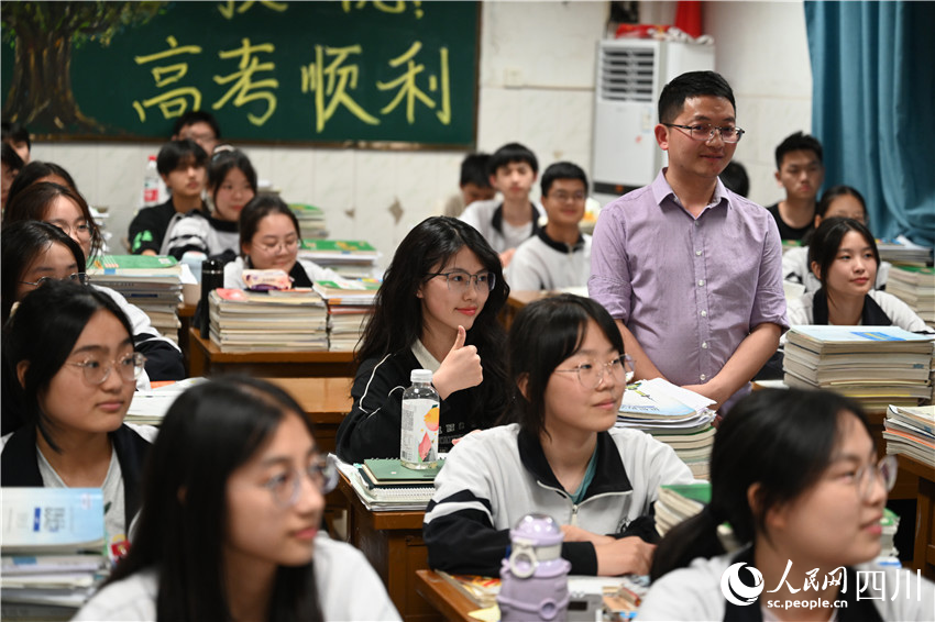 自信最美，微笑最甜。沈懷良攝