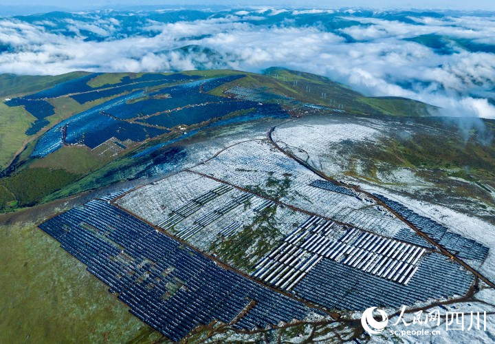 柯拉光伏項目航拍一角。張峰攝