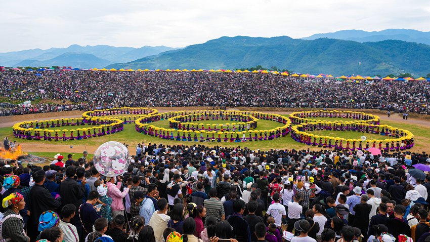 2023年第八屆涼山彝族火把節暨夏季清涼涼山游系列活動正式拉開帷幕。涼山州委宣傳部供圖