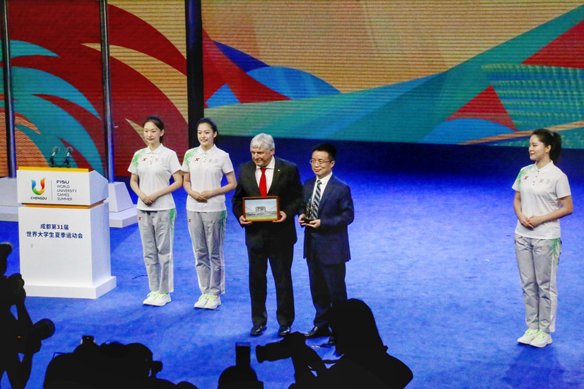 7月22日，成都第31屆世界大學生運動會運動員村正式開村，并為首支入駐的代表團——中國代表團舉行了歡迎儀式。人民網 記者 朱虹攝