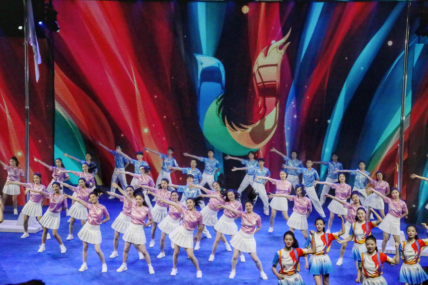 7月22日，成都第31屆世界大學生運動會運動員村正式開村，并為首支入駐的代表團——中國代表團舉行了歡迎儀式。人民網 記者 朱虹攝