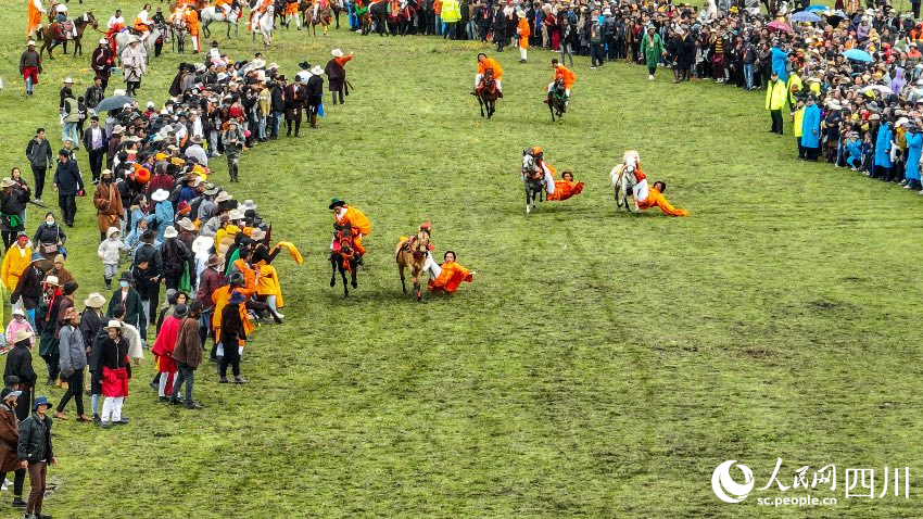 開幕式現場。洛絨尼瑪攝