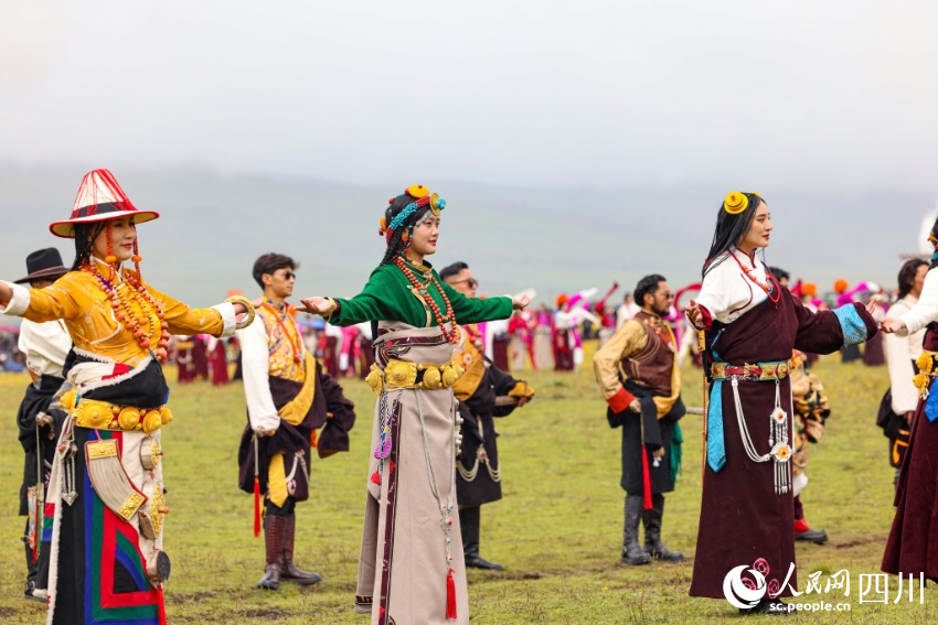 開幕式現場。洛絨尼瑪攝