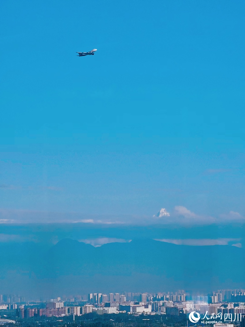 7月28日清晨的成都。謝探攝