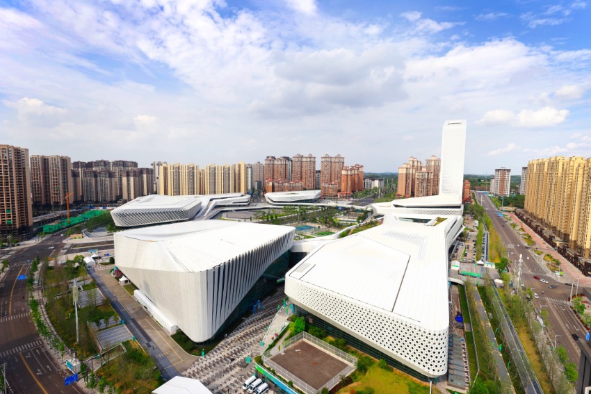 航拍簡陽市文化體育中心（東來印象）。 簡陽融媒供圖