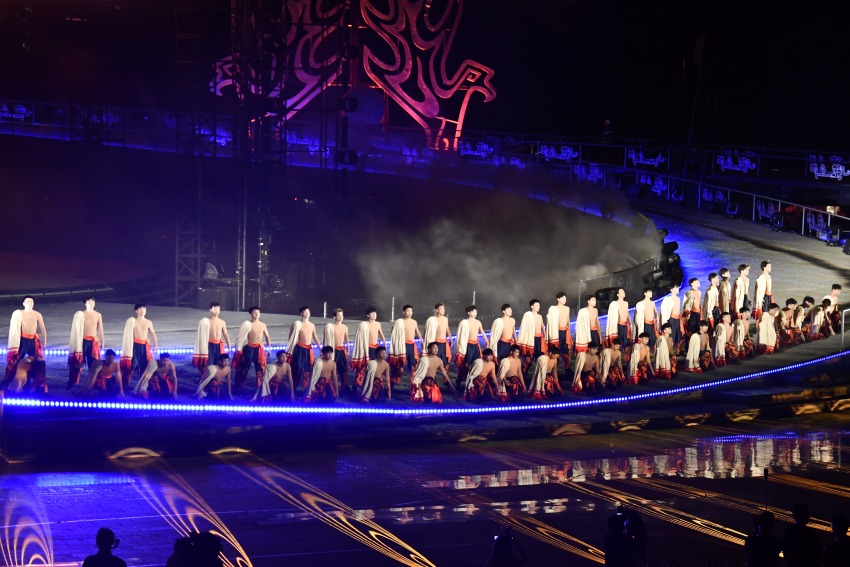 2023年第八屆涼山彝族火把節開幕。人民網記者 王洪江攝