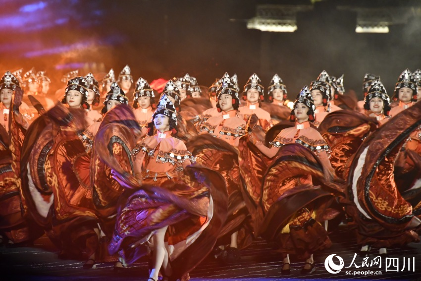 2023年第八屆涼山彝族火把節開幕。人民網記者 王洪江攝