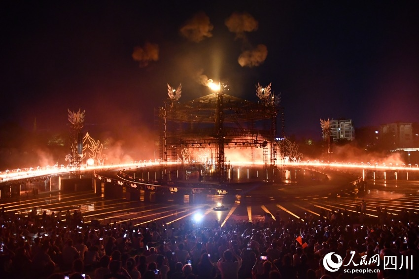 2023年第八屆涼山彝族火把節開幕。人民網記者 王洪江攝