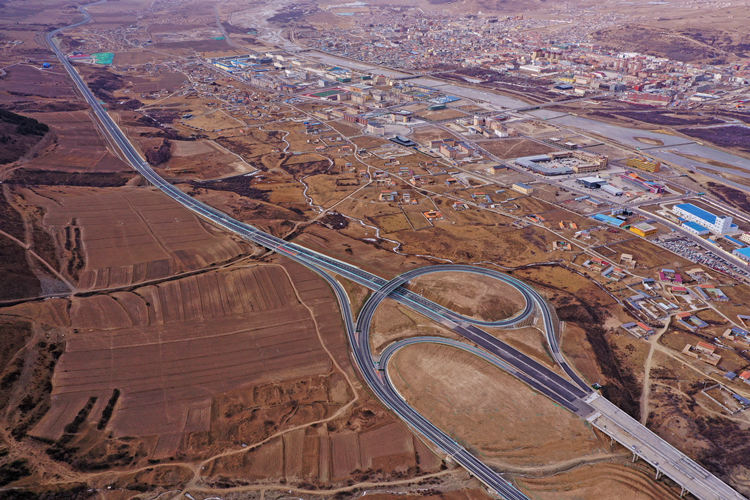 建設中的久馬高速。阿壩州委宣傳部供圖