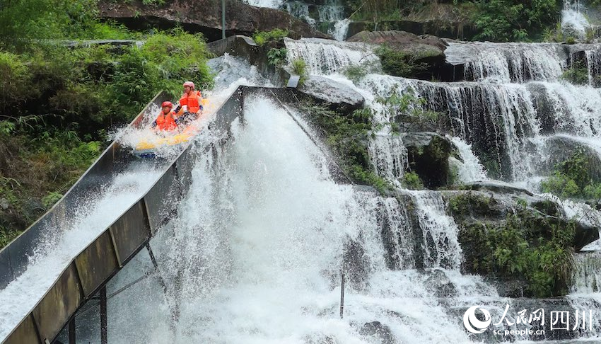 黃龍湖漂流。劉學懿攝